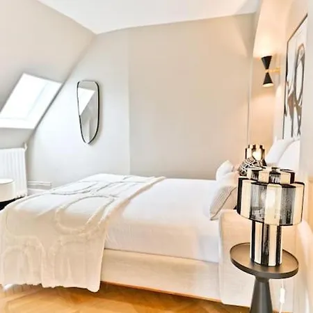 Chic Lumineux & Spacieux 16eme Appartement Parijs